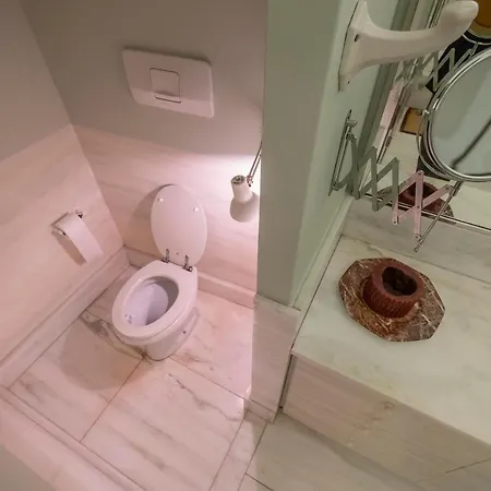 Private room in a gothic Palazzo Donà in the center of Venice *